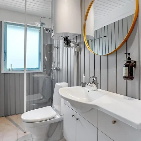 3 Bedroom Cozy In Hébergement de vacances *