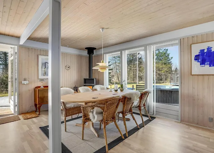 3 Bedroom Cozy In Feriehus