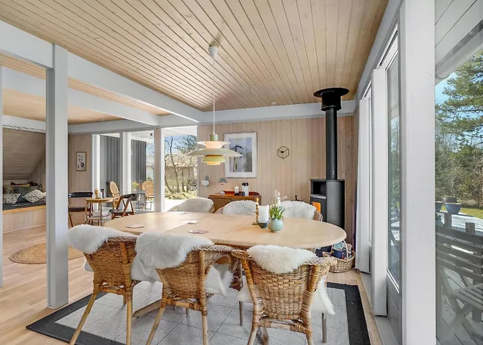 3 Bedroom Cozy In Højslev