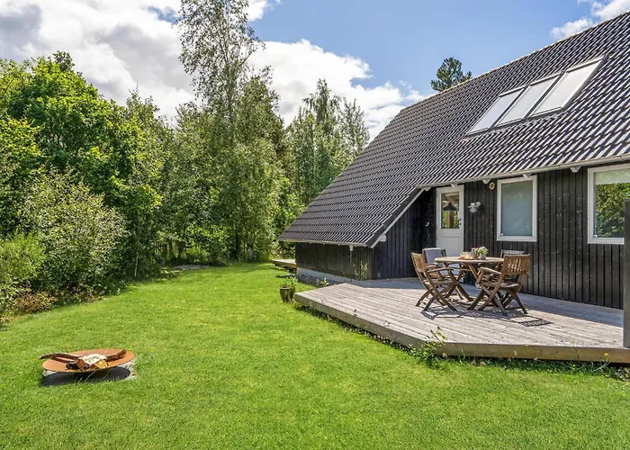 3 Bedroom Cozy In Ferienhaus *