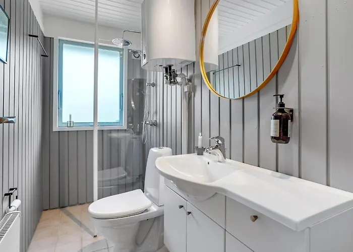 3 Bedroom Cozy In Ferienhaus *