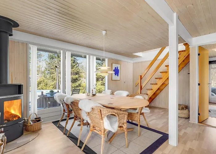 Ferienhaus 3 Bedroom Cozy In